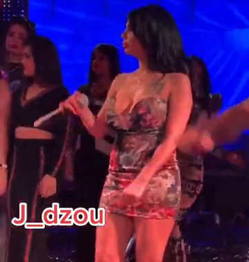رقص عراقي – ترقص بفستان شبه عاري و هز بزاز مثير